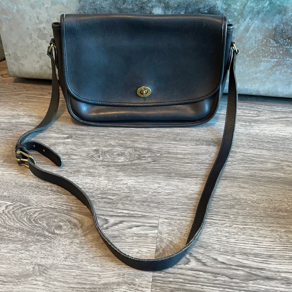 Vintage coach leather crossbody